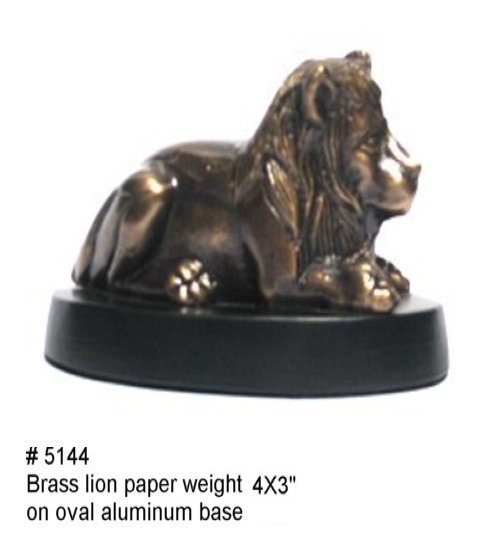 Lion paper weight