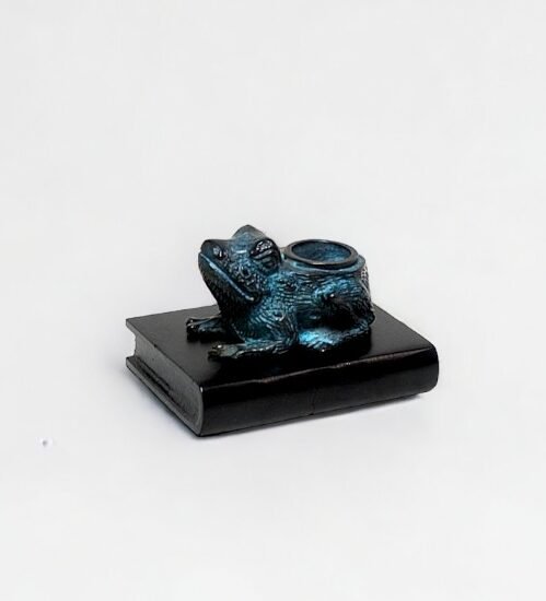 Frogcandle holder