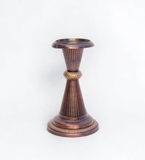 Pillar candlestand with gold detail
